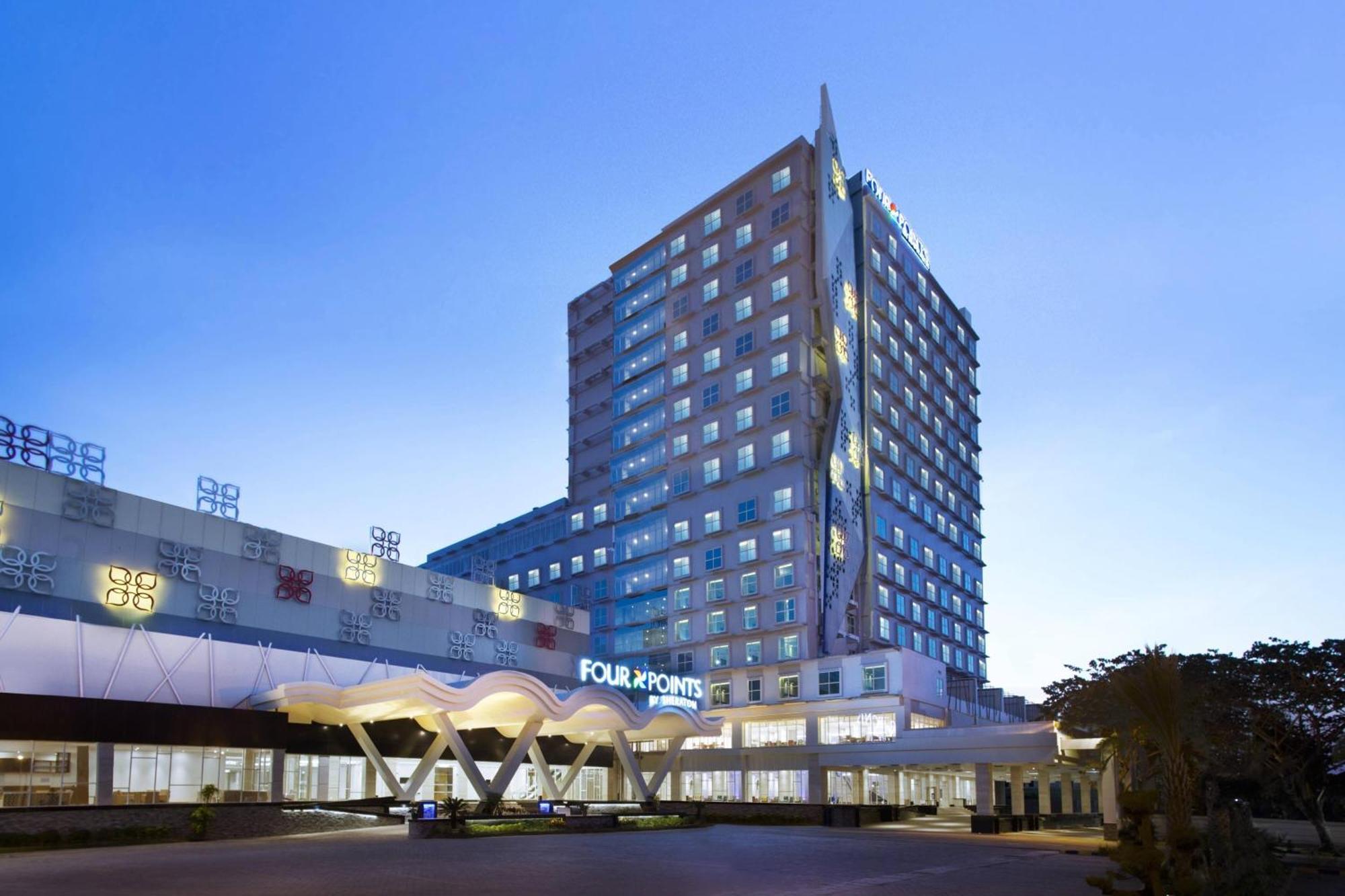 Four Points By Sheraton Makassar Macáçar Exterior foto